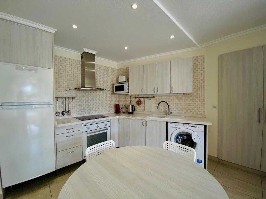 Cozy Seaside Apartment 215 In Parque Santiago 2 Плая-де-лас-Америкас Экстерьер фото